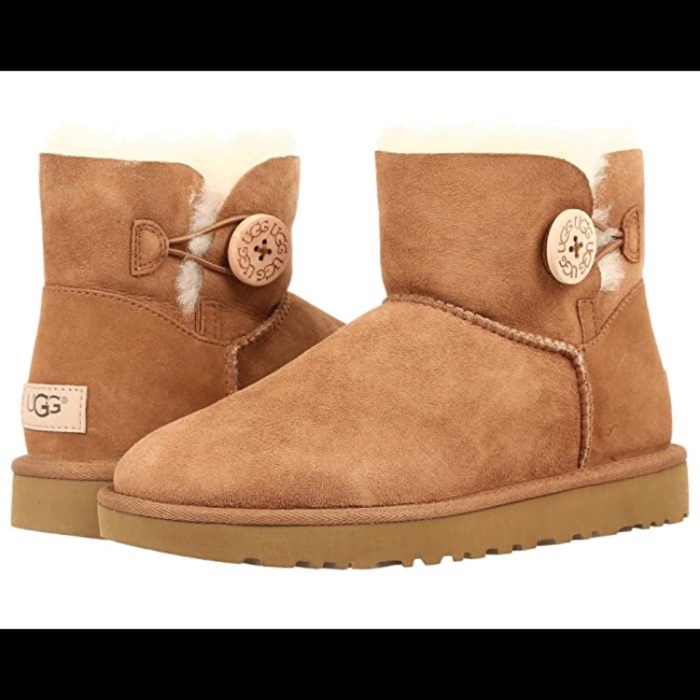 Uggs - image 1